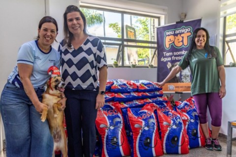 Secretaria de Meio Ambiente e Proteção Animal recebe a doação de meia tonelada de ração