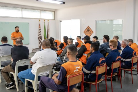 Defesa Civil promove capacitação para servidores sobre gestão de riscos e desastres