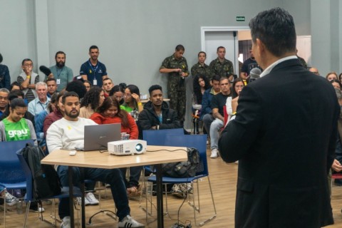 Simpósio abre programação do Maio Amarelo com especialistas em trânsito e segurança viária