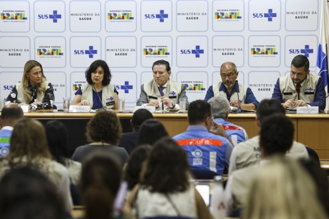 Governo lança ações para se antecipar a período de alta da dengue