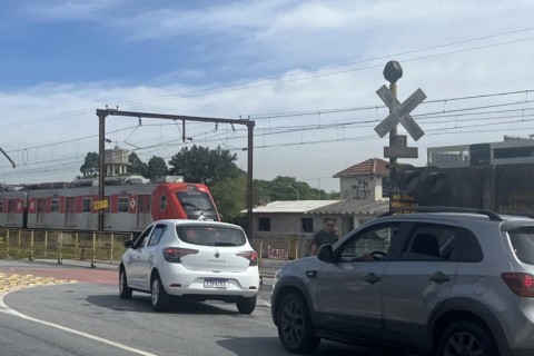 Estado anuncia fim das passagens de nível e melhorias na linha 11 – Coral em Mogi das Cruzes