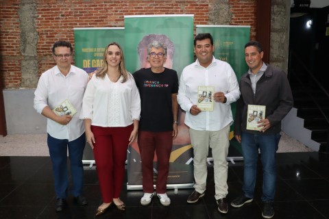Paulo Betti vem a Suzano e promove workshop, peça e se encontra com prefeito