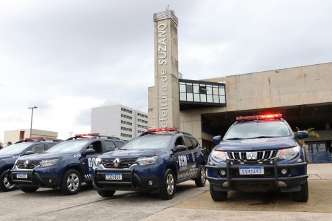 Prefeito acompanha apresentação de 12 novas viaturas para reforçar a GCM de Suzano