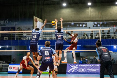 Itaquá Vôlei Mania luta até o fim, mas é superado pelo Univassouras na Superliga C