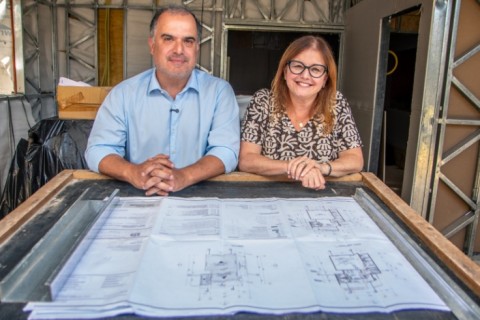 Prefeita Mara Bertaiolli vistoria obra de ampliação da UNICA Jundiapeba, que ganha complexo com tomógrafo