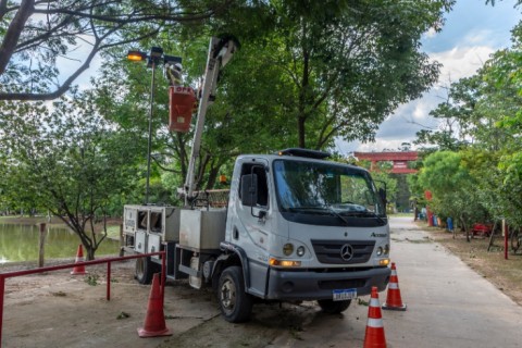 Parque Centenário recebe mutirão de limpeza e revitalização para voltar a receber o público